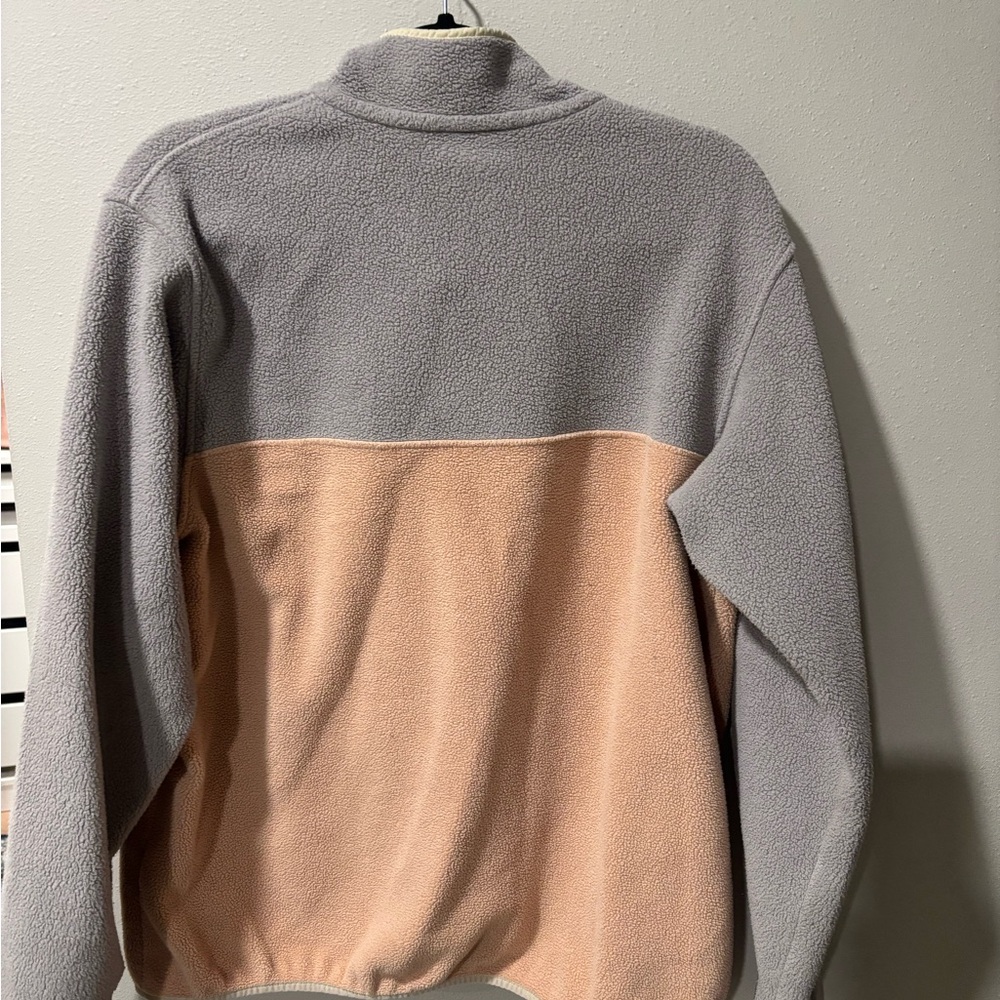 Patagonia womans xl Two-Tone Gray and Tan Crewneck Sweater - Picture 3 of 3